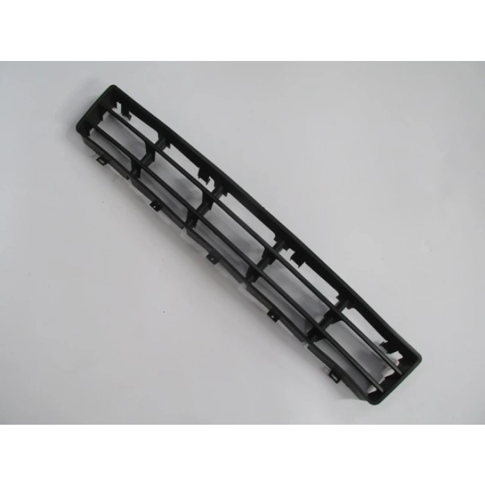 1998-2004 Volkswagen Golf 4 Ön Tampon Panjuru Orta Siyah (Bfn) (Adet) (Oem No:1J0853677Db41)