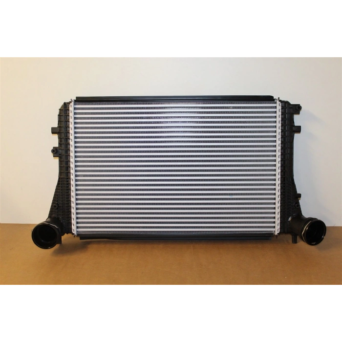 Turbo Radyatörü Vw Golf5-Golf6-Jetta-Caddy-A3 Bjb-Bmy-Blg-Bkd-Caxa-Bkp 1,4 Tsı-1,9 Tdı-2,0 Tdı 04-13 (Oem No: 1K0145803T)