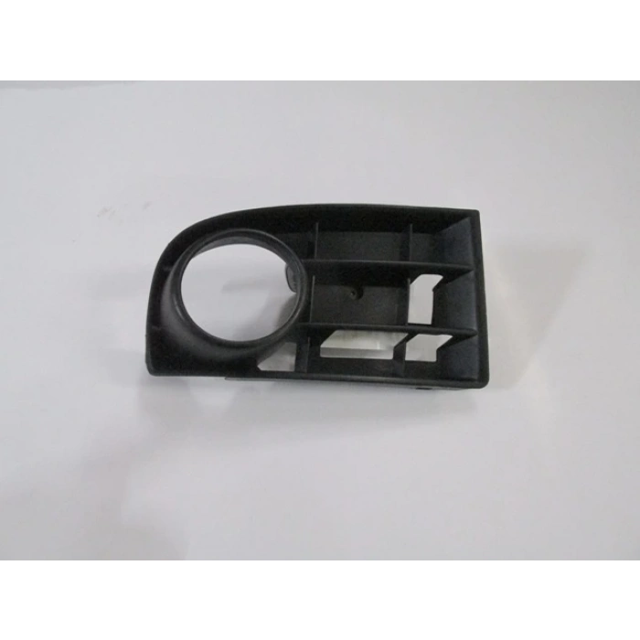 Volkswagen Golf- 5- 04/09; Sis Lamba Kapağı Sağ Siyah (Sis Delikli) (Boyanır Tip) (Tyg) (Oem No: 1K0853666C9B9)