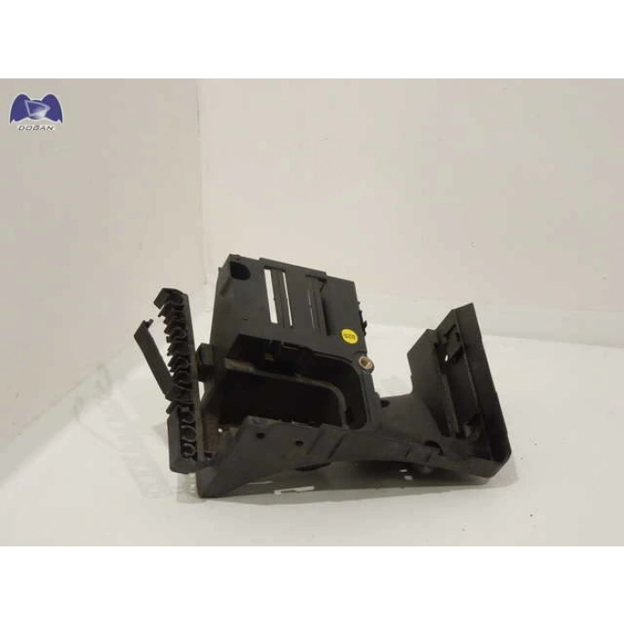 Sıgorta Kutusu Kapagı Alt Vw Golf5-Jetta-Caddy Bm 08- (Oem No: 1K0907361C)