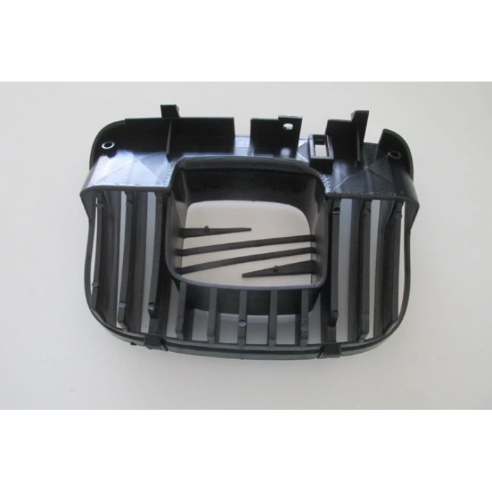 1999-2005 Seat Leon Ön Panjur Dış (Orta Peteği) (Phıra) (Adet) (Oem No:1M0853651F01C)