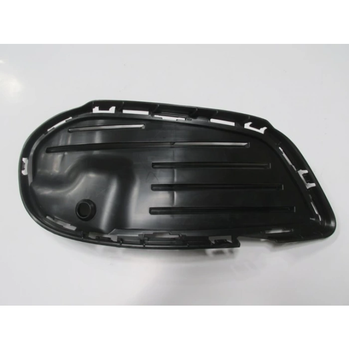 Mercedes C Class- W205- 14/17; Sis Lamba Kapağı Braketi Sol Sensör Delikli (Amg)(Tw) (Oem No: 2058854023)