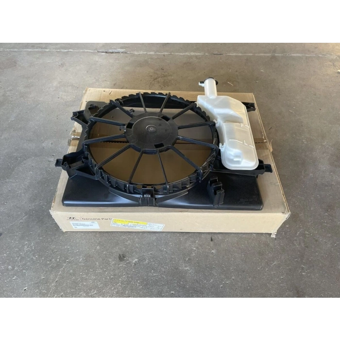 Radyatör Fan Davlumbazı Kore I30/Elantra 1,6-1,8 Benzın 2012- (Oem No: 253503X000)