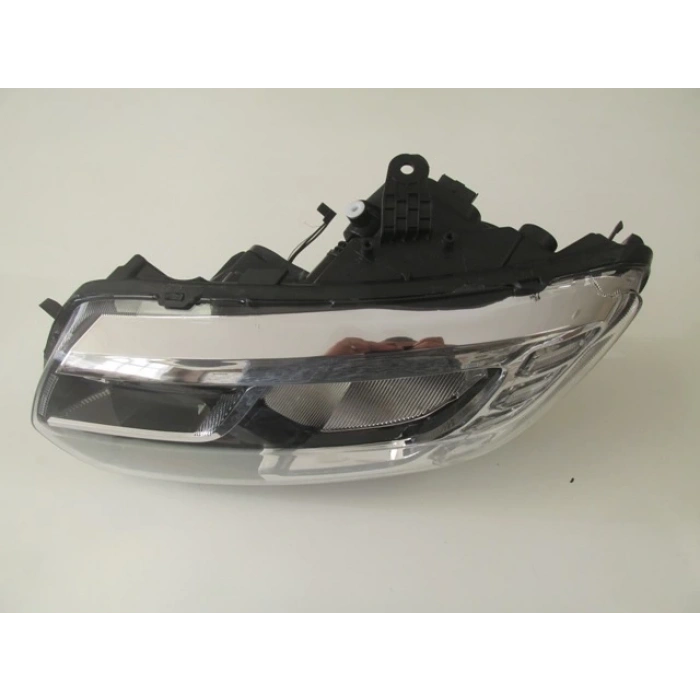 Dacia Sandero 2017-2020 Far Lambası Sol Manuel Ledli (Tw - Y) (Oem No: 260604218R)