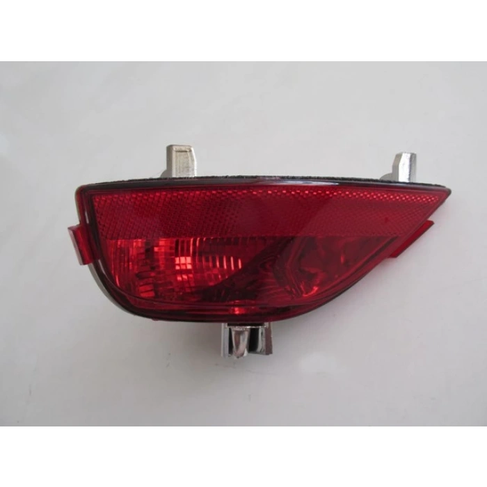 Dacıa Sandero- 16/19; Arka Tampon Reflektörü Sol Kırmızı (Pleksan) (Oem No: 265854470R)