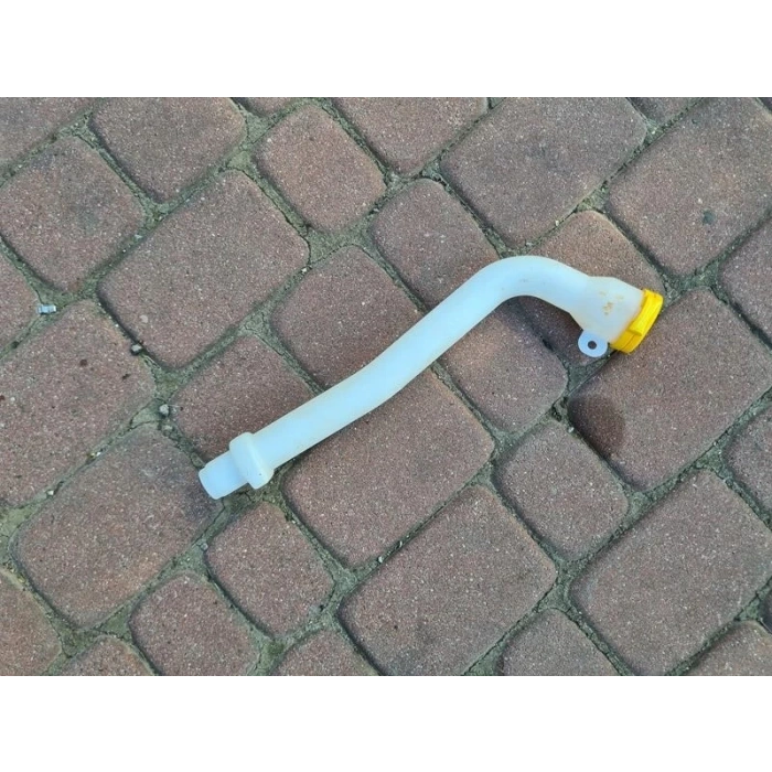 Renault Captur- 20/24; Ön Cam Su Bidonu/Deposu Dolum Borusu (Kapaklı) (Oem No: 289159903R)