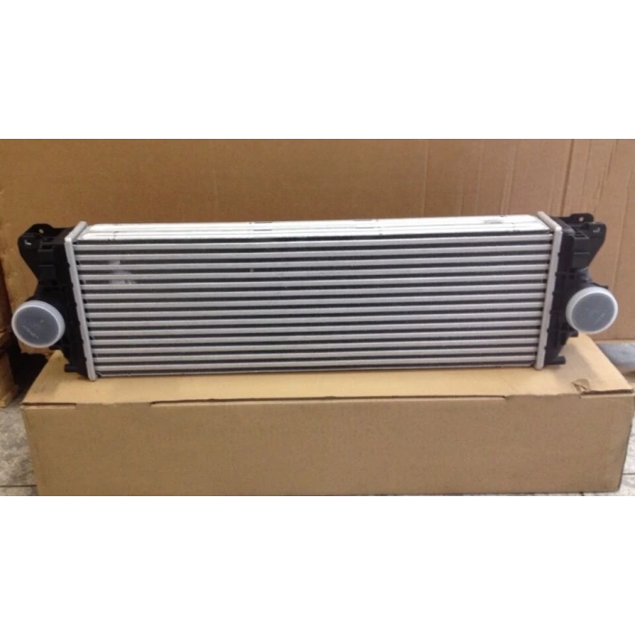 TURBO RADYATÖRÜ (INTERCOOLER) CRAFTER 06-12 DÜZ BOĞAZ BRAZING (Oem No: 2E0145804)