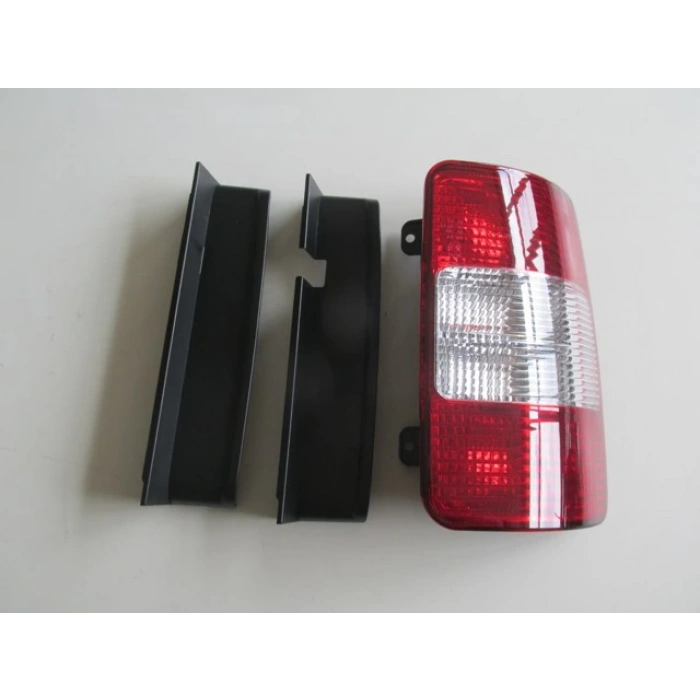 Volkswagen Caddy- 04/10; Stop Lambası Sağ Kırmızı/Beyaz (Bagaj Kapağı Yukarı/Yana Açılır Tip) (Mars) (Oem No: 2K0945096N)