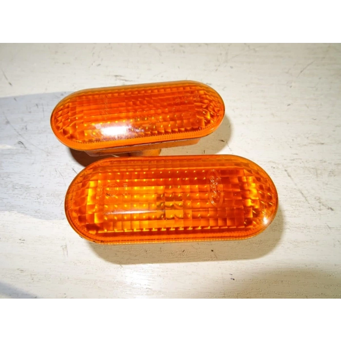 Çamurluk Sinyali Çamurluk Sinyali Ford Fıesta/Fusıon Bm 02- (Oem No: 2S6A 13K354 Ad)