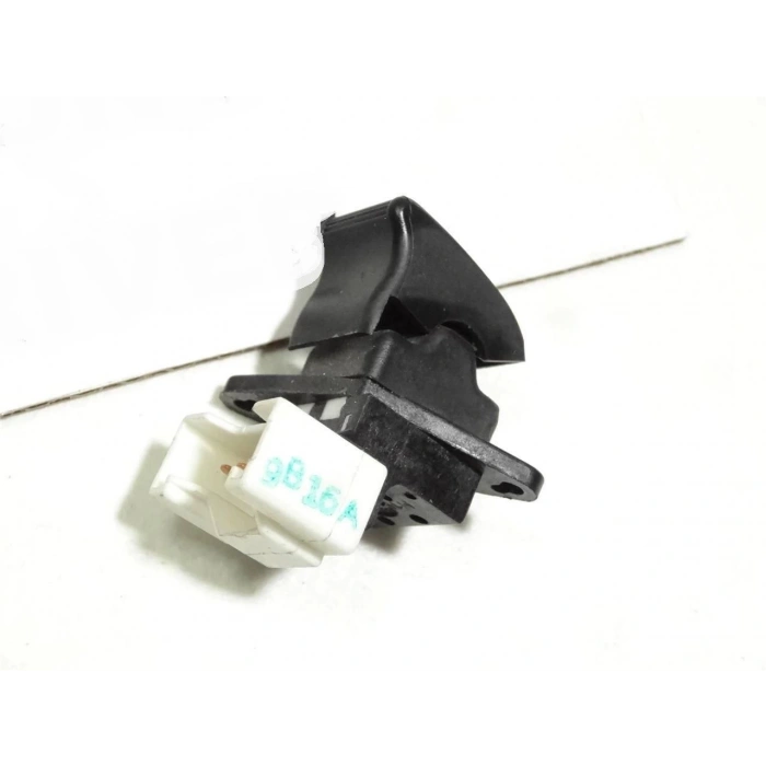 Düğme Cam Açma Cıvıc 96-00 Ön Sağ (Oem No: 35760-S04-003)