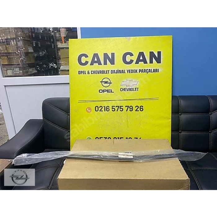 Ön Kapı Cam Kenar Dıs Fıtılı Sag Opel Astra K Bm 16- (Oem No: 39079237)