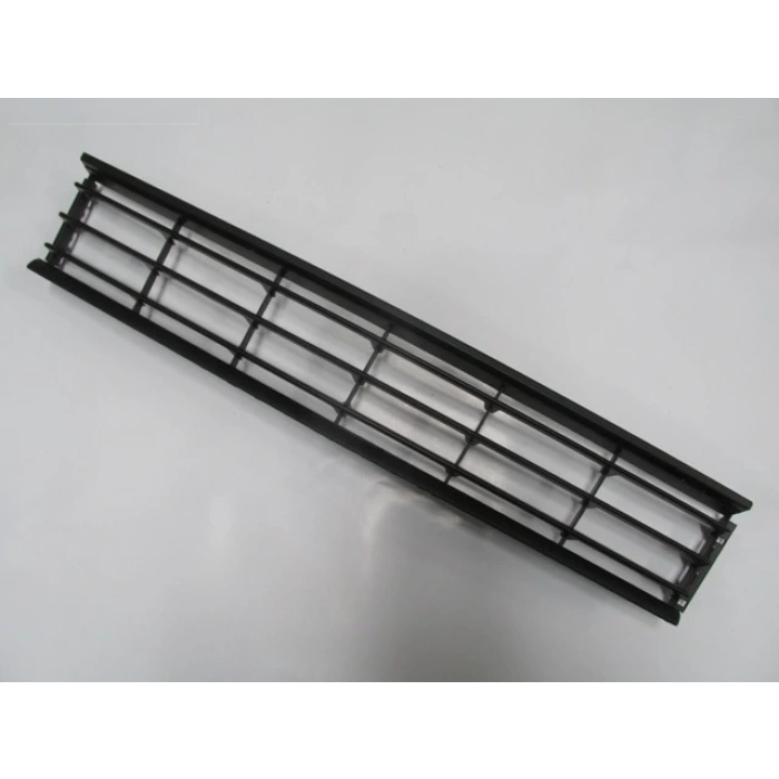 Volkswagen Passat- B7- 11/14; Ön Tampon Panjuru Siyah (Oem No: 3Aa8536719B9)