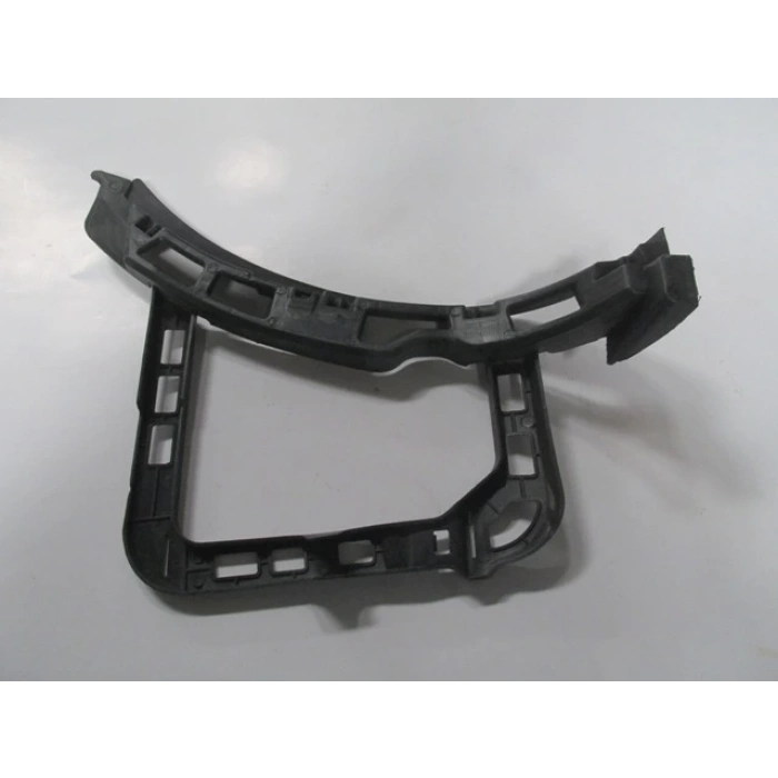 Volkswagen Passat- B7- 11/14; Arka Tampon Bağlantı Braketi Sol Alt Kısım (Tw) (Oem No: 3AE807377)