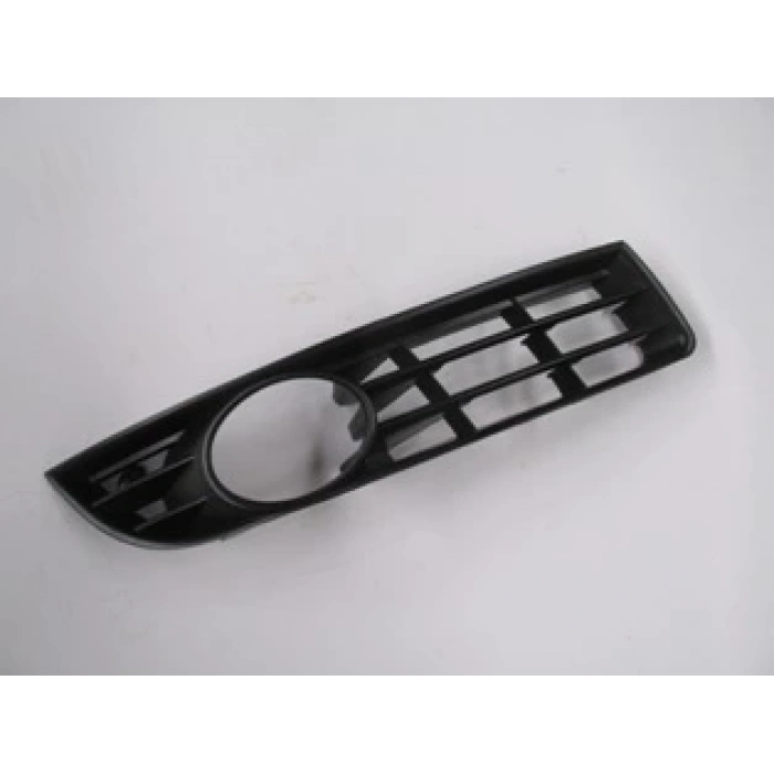 Volkswagen Passat- B6- 05/10; Sis Lamba Kapağı Sağ Siyah Sis Delikli (Tüv)(Tyg) (Oem No: 3C0853666A9B9)