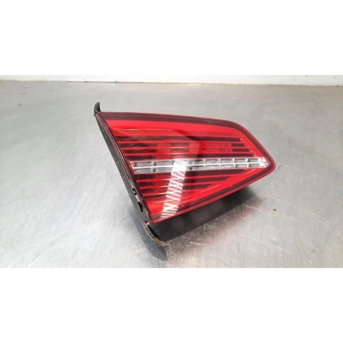 Stop Lambası Passat 14-19 İç Sol Led Hıghlıne (Oem No: 3G5945307J)