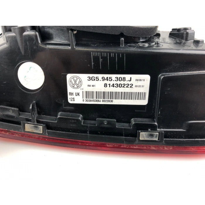 Stop Lambası Passat 14-19 İç Sağ Led Hıghlıne (Oem No: 3G5945308J)