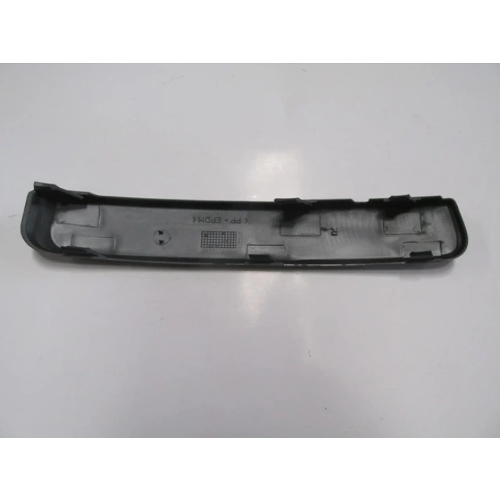Ford Focus C Max - 2004-2006 Ön Tampon Bandı Sağ Siyah (Pütürlü Tip) (Oem No: 3M51R17E.908Bc)