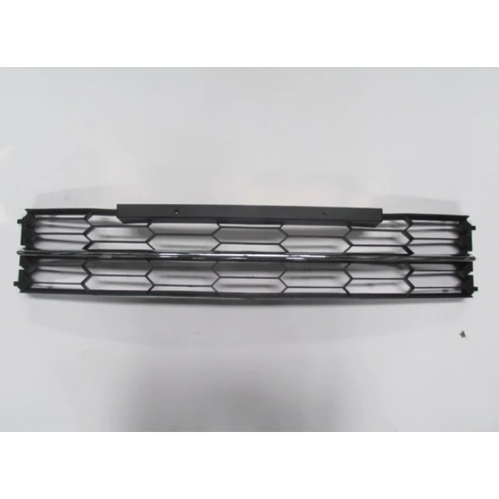 Skoda Superb- 13/15; Ön Tampon Panjuru Siyah (Nikelaj Çıtalı) (Tw-Y) (Oem No: 3T0853677B)