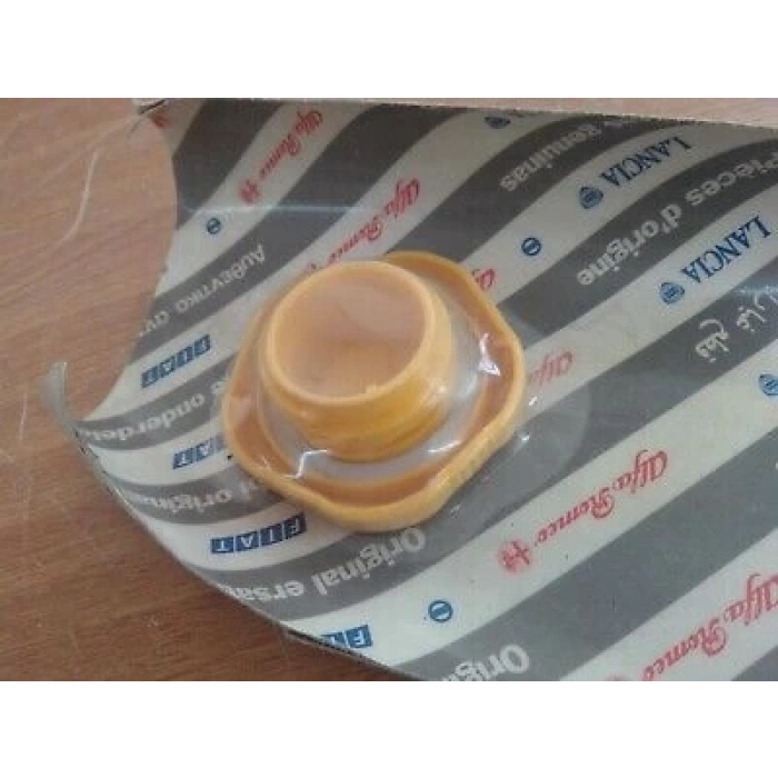 Motor Yag Kapagı Palıo Sıena Albea 96Den İtibaren; Doblo 01Den İtibaren; Opel Combo D 1,6 (Oem No: 46548444)