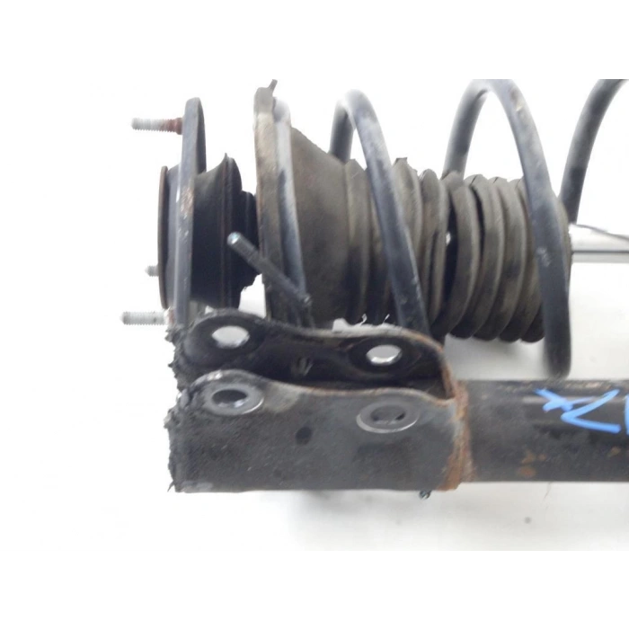 Amortısör Ön . Japon Yarıs Verso (P2) 1.3:1.5 99-05 (Oem No: 48510-59205)