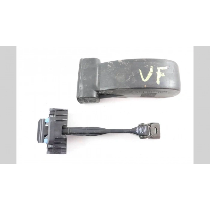 Kapı Menteşesi Ön Sag/Sol Aynı Adet  Vw Q7 Bm 07- (Oem No: 4M0837249)