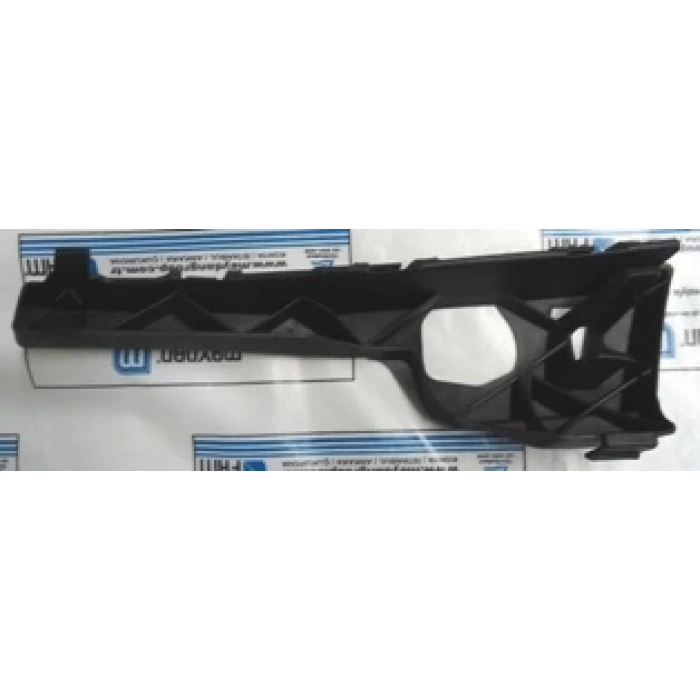 Ford Focus- Sd/Hb- 05/07; Ön Tampon İç Bağlantı Braketi Sağ (Orta Kısma Takılan) Plastik (Bfn) (Oem No: 4M51-17E856-Ac)
