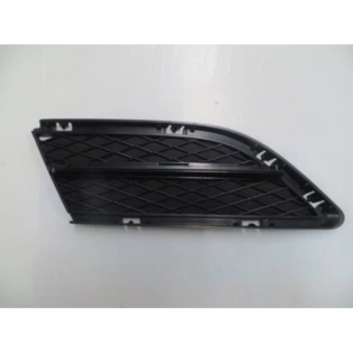 Bmw 3 Serı- E90- 09/11; Ön Tampon Panjuru Sağ Siyah (Tw) (Oem No: 51117138418)