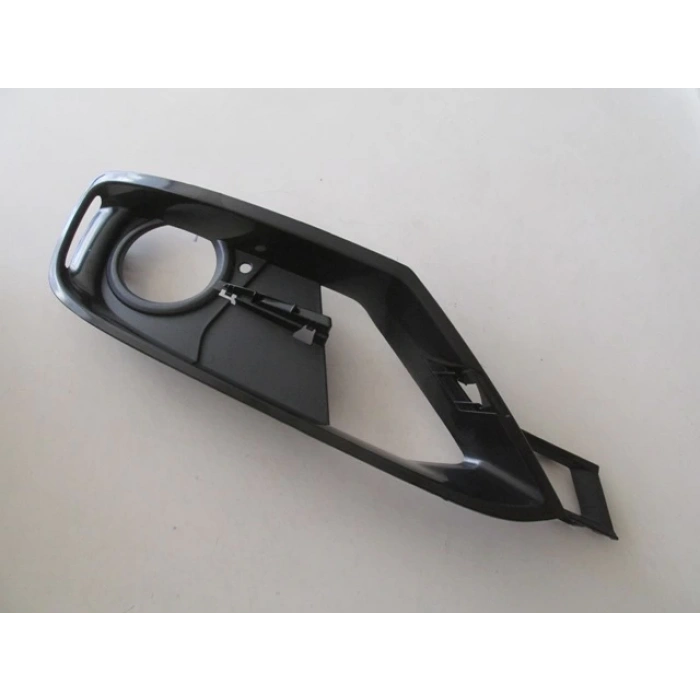 Bmw 3 Serisi 2012-2014 Sis Lamba Kapağı Sağ Delikli (Sport Lıne) (Tw) (Oem No: 51117300740)