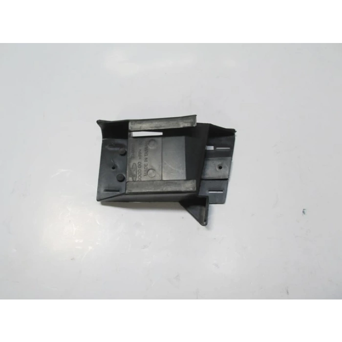 Bmw 3 Serisi Sedan Coupe 1991-1998 Ön Tampon İç Bağlantı Braketi Sağ (Yan Kulağa Takılan)(Plastik)(Tw (Oem No:51118122576)