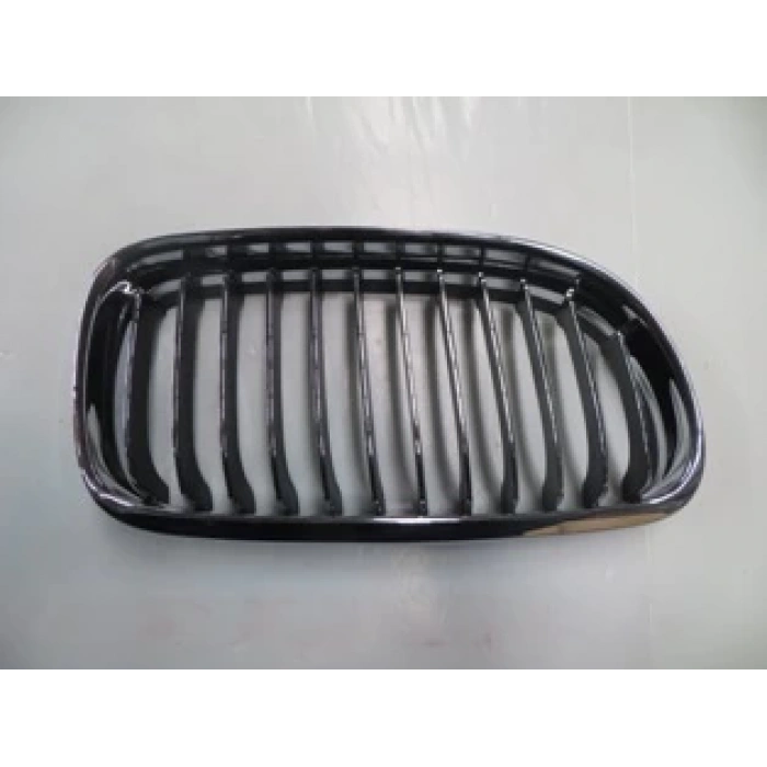 Bmw 3 Serı- E90- 09/11; Ön Panjur Sağ Nikelajlı/Siyah (Tw) (Oem No: 51137201970)