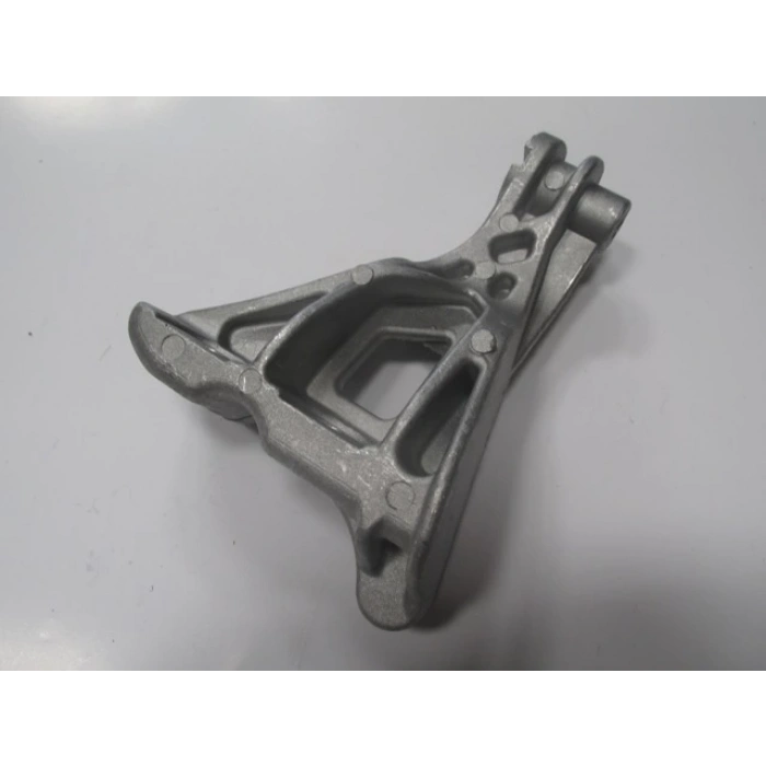 Fıat Palıo- 02/05; Şanzuman Takozu Bağlantı Kulağı 1.3Cc (Oem No: 51718985)