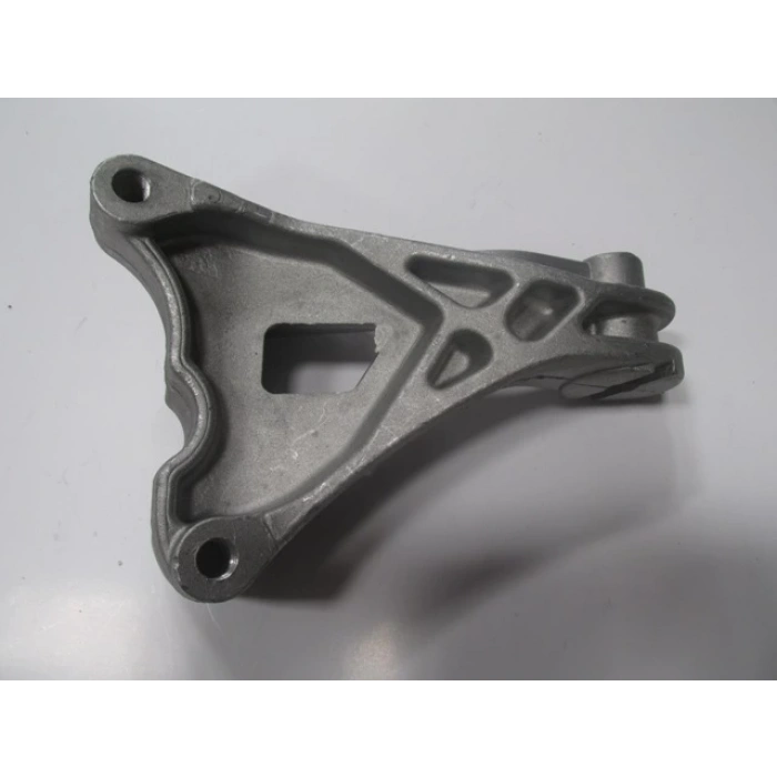 Fıat Palıo- 05/13; Şanzuman Takozu Bağlantı Kulağı 1.3Cc (Oem No: 51718985)