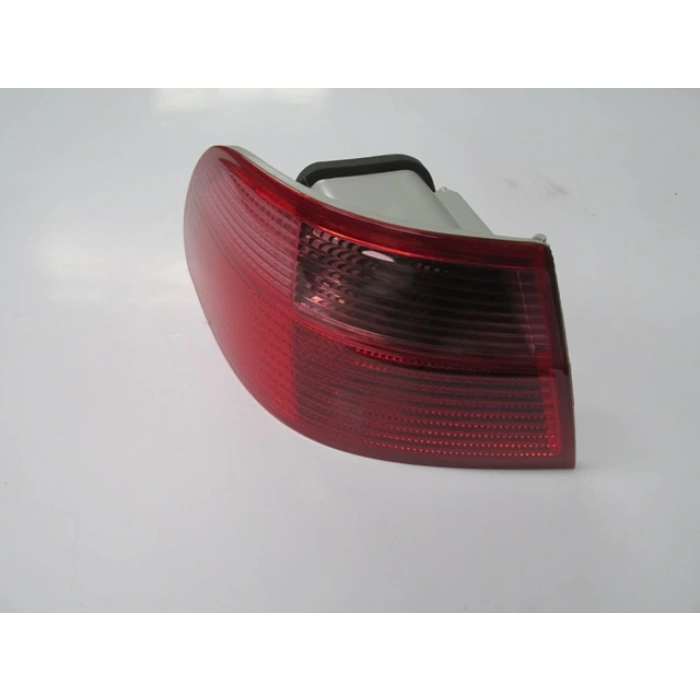 Fiat Albea 2007-2013 Dış Stop Lambası Sol Kırmızı (Duysuz) (Mars) (Oem No: 51809414)