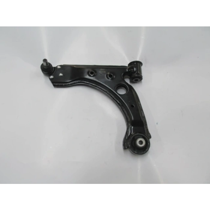 Lancıa Delta- 09/13; Ön Alt Tabla Sol Rotilli/Burçlu (Salıncak) (Sh) (Oem No: 51827736)