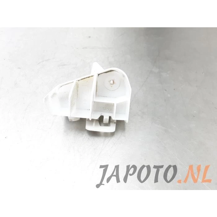 Tampon Bağlantı Braketi Yarıs 11-15 Arka Küçük Sol (Oem No: 52156-0D040)