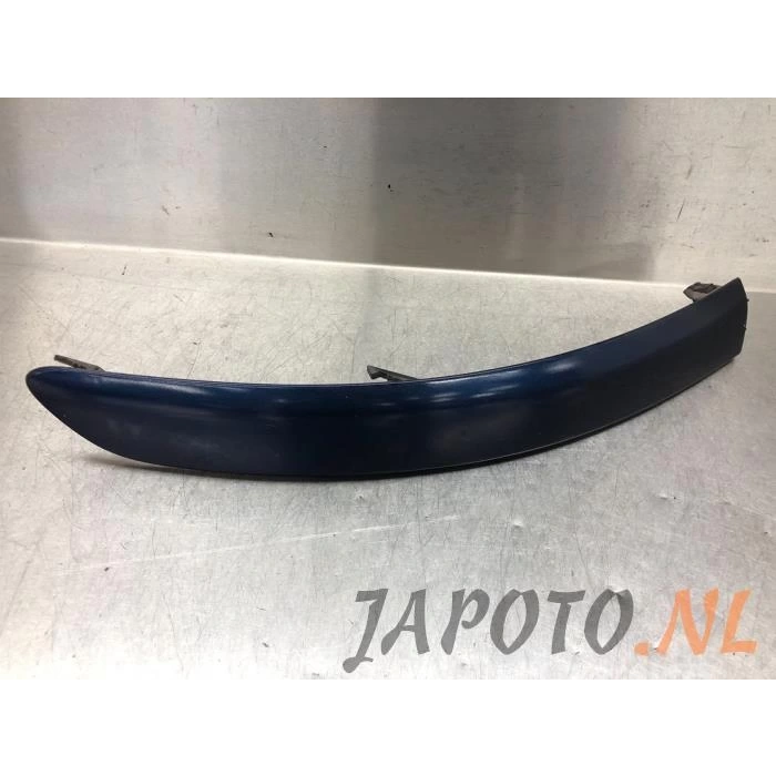 Toyota Yaris 2003-2006 Tampon Bandı Ön Sağ (Oem No: 52712-0D010)
