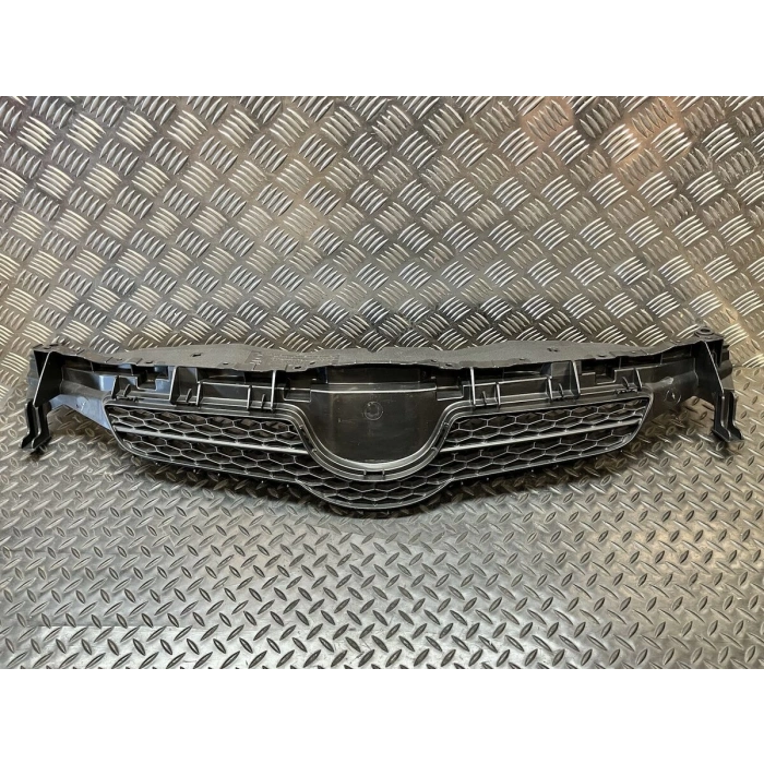 Panjur Aurıs 07-09 Siyah (Oem No: 53111-02390)