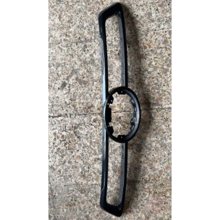 Panjur Kromu ( Çıtası) Hılux 22Sonrası Sol (Oem No: 53125-Yp010-53125-0K490)