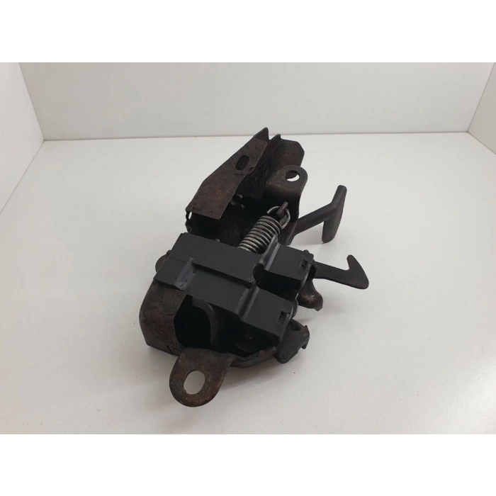 Kilit Kaput Corolla  98-02 (Oem No: 53510-12620)