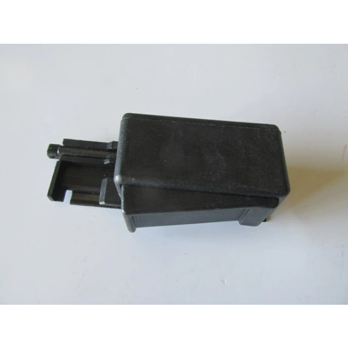 Fıat Doblo- 06/10; Arka Kapı Cam Kilitleme Mandalı Sol (Sürgülü Kapı) (Oem No: 55170912)