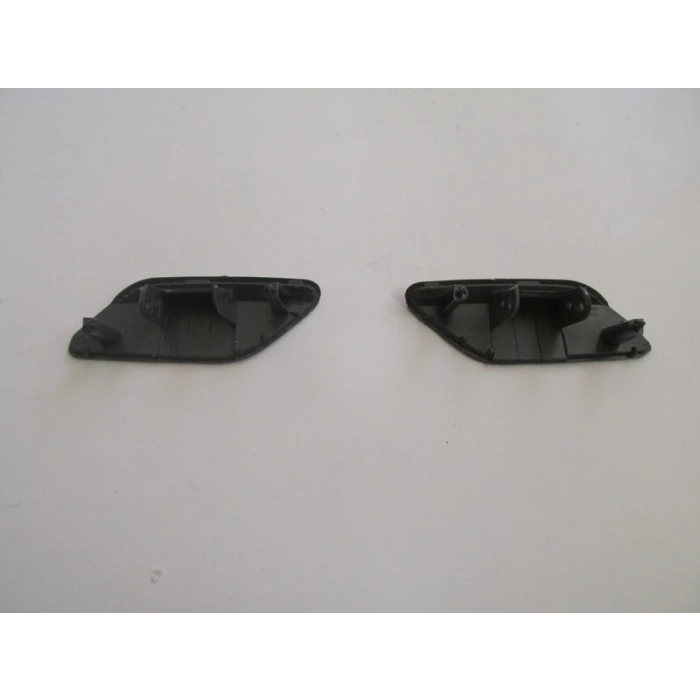 Volkswagen Jetta 6 2011-2014 - Far Yıkama Kapağı Sağ - Sol Aynı Adet Set (2 Parça) (Oem No: 5C6955110Gru)