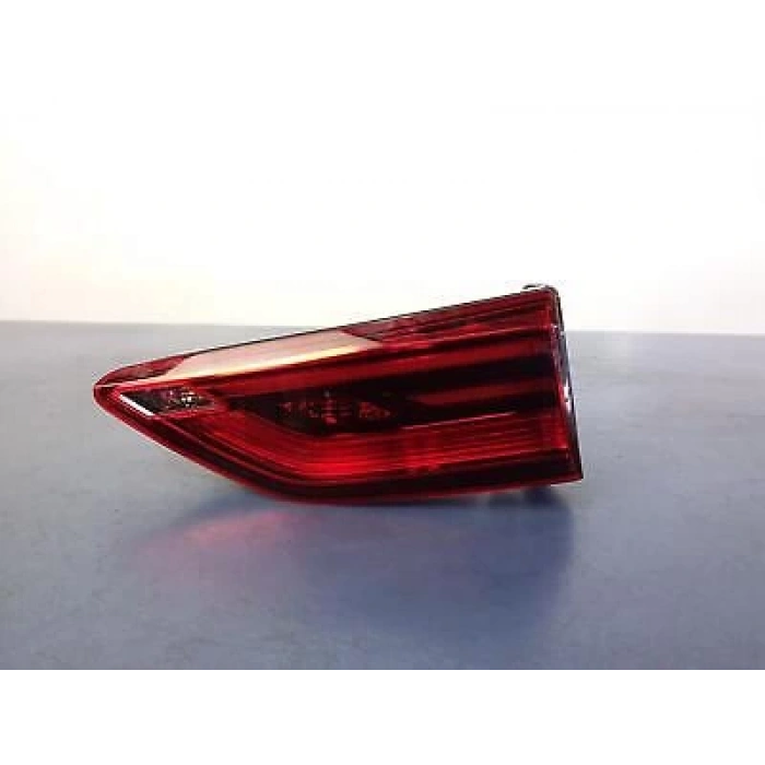 Stop Lambası Sağ İç  Vw Golf8 Bm 20- (Oem No: 5H0945094)