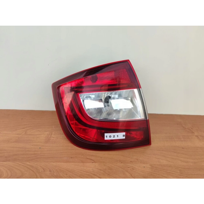 Stop Lambası Sol Vw Rapıd Bm 12- (Oem No: 5Jh945207)