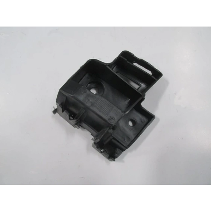 Volkswagen Golf 6 2009-2012 Arka Tampon Bağlantı Braketi Sağ Küçük (Tw) (Oem No: 5K6807394A)