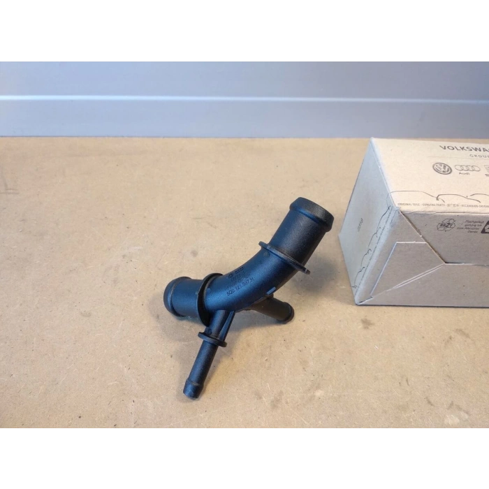 Su Flanşı Golf7 / Polo / A3 / Leon / Octavia 12Sonrası 1.2 (Oem No: 5Q0121087H)