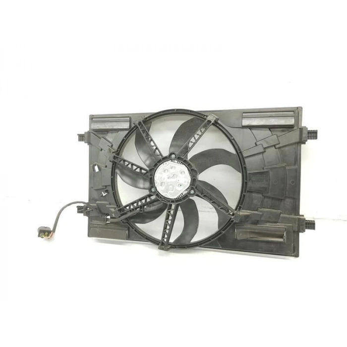 Fan Radyatör Golf Vıı 12Sonrası / Passat 14Sonrası / Leon 12Sonrası / A3 12Sonrası 1.4Tsı-1.6Tdı-2.0Tdı Davlumbazlı 400M (Oem No: 5Q0121203Da)