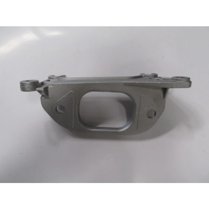 Dacıa Sandero- 13/20; Motor Bağlantı Kulağı 1.2/1.6Cc (Oem No: 6001547896)