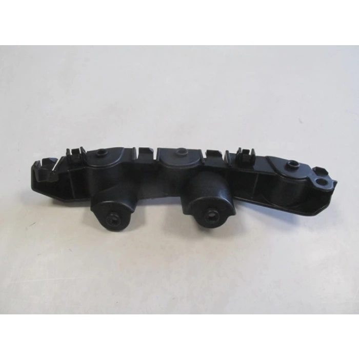 Dacıa Duster- 18/23; Ön Tampon Bağlantı Braketi Sağ (Oem No: 622221036R)