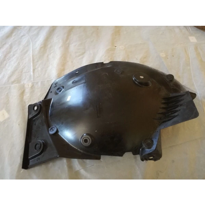 Dacıa Sandero- 21/24; Ön Çamurluk Davlumbazı Sol Önün Arkası (Oem No: 638437444R)