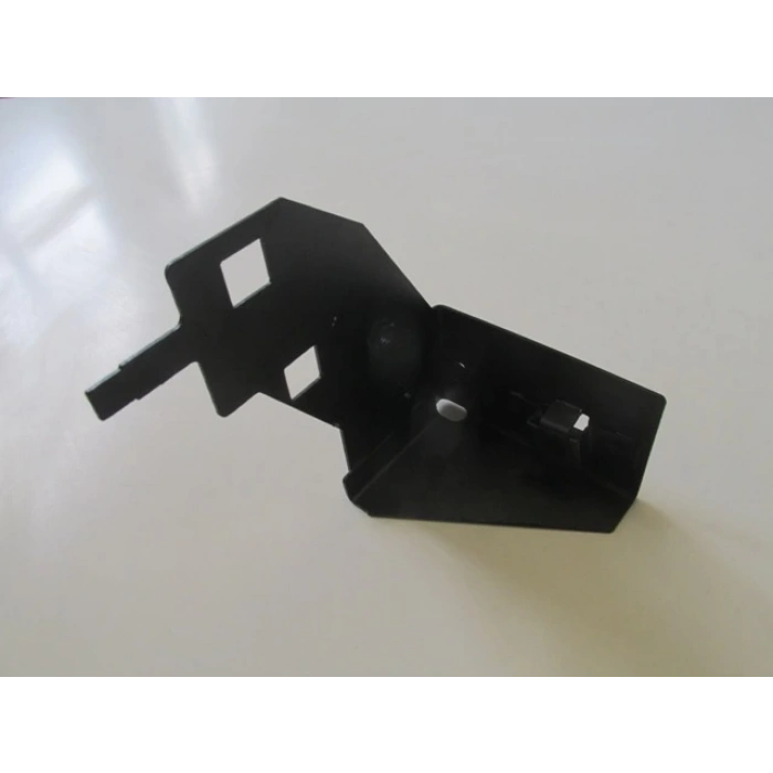 Renault Clio 4 Sport Tourer 2013-2016 Ön Tampon Çamurluk Bağlantı Braketi Sağ (Sac) (Eagle Body) (Oem No: 641803356R)